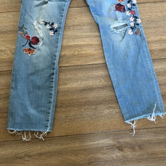 Abercrombie & Fitch Harper Low Rise Ankle Embroidered Distressed Jeans Sz 28/6 - Picture 2 of 16